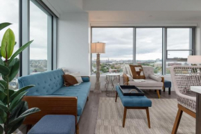 High Rise Retreat w City Skyline Views Shared Gym